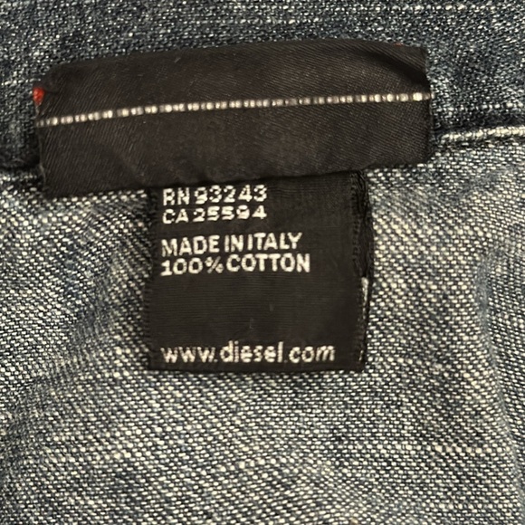 Diesel Vintage Boys Blue Denim Stone Washed Distressed Trucker Jacket Italy M - Picture 8 of 11